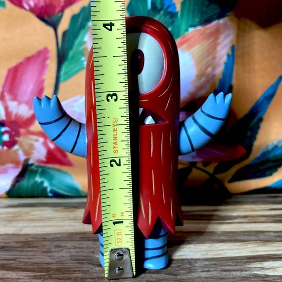 Tim Biskup 4" Red Helper 2003 Critterbox RARE - Picture 7 of 14